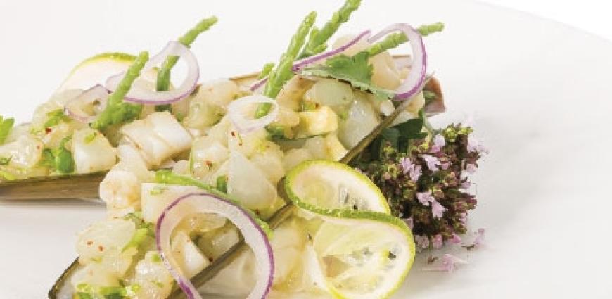 Tartare de daurade et couteaux aux citrons verts et salicorne