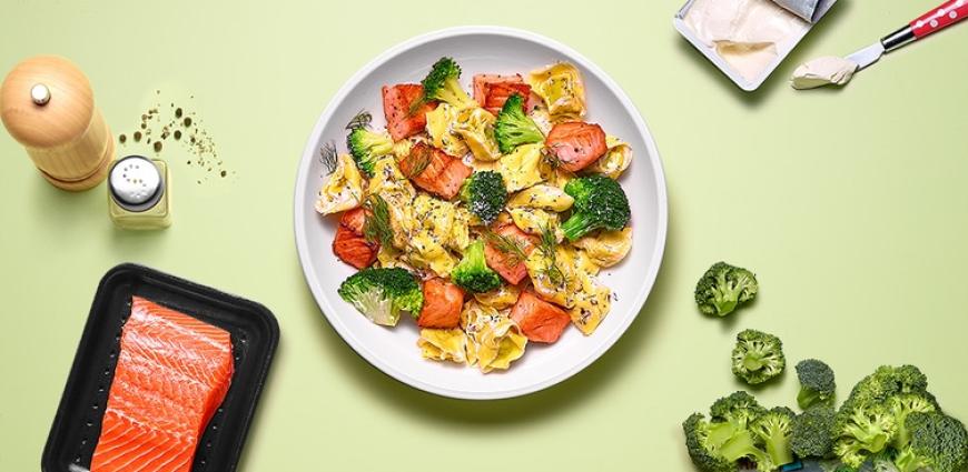 Raviolis aux dés de saumon, brocolis et sauce au fromage frais