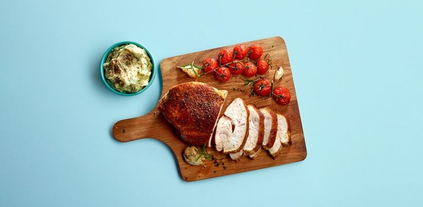 Filet de dinde rôti aux tomates cerise en grappe